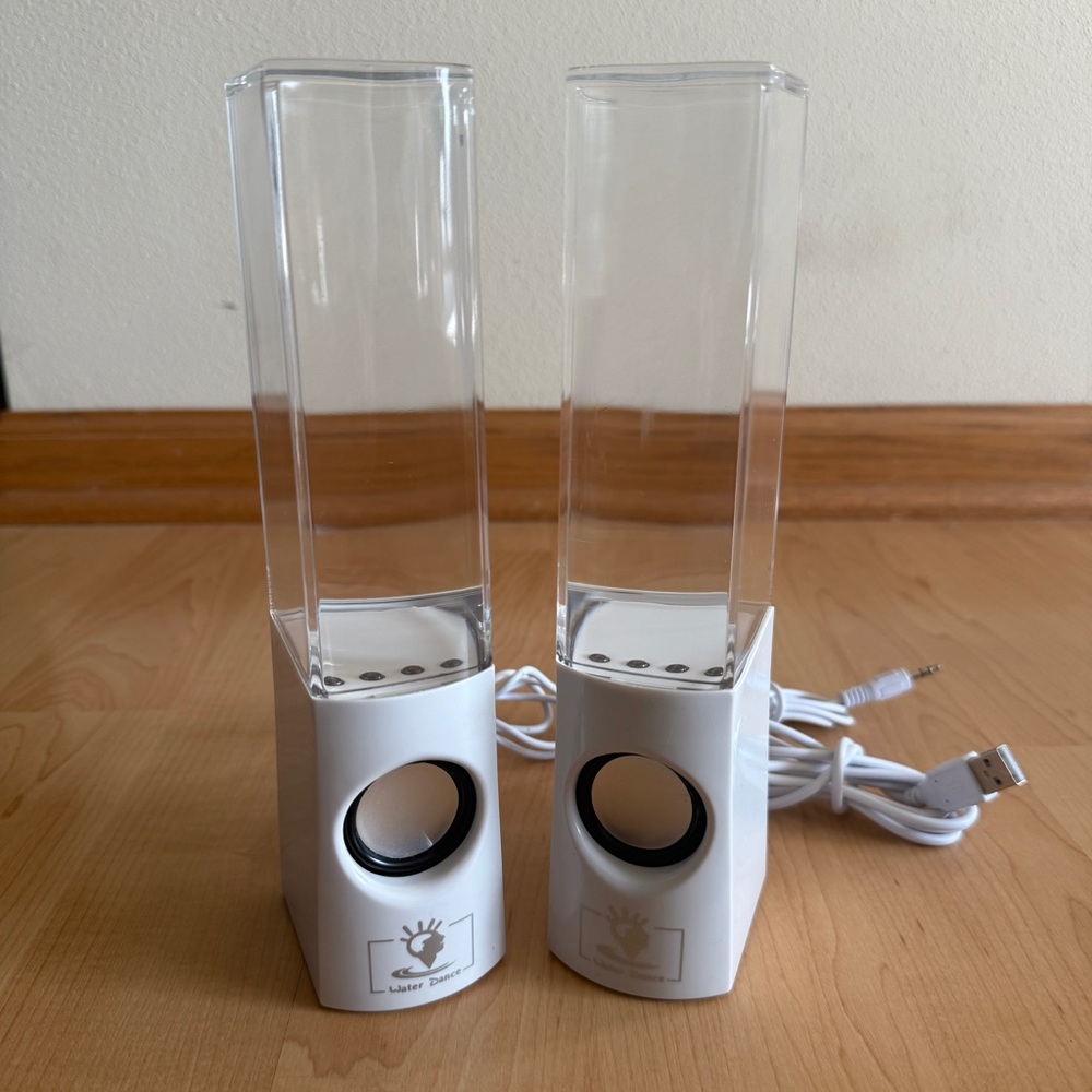 Water Dance LED Lights Dancing Fountain Party 9” Mini Speakers, USB Powered